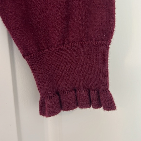 J. Crew, maroon, plum, burgundy, sweater, size.XS, ruffled sleeves - Picture 4 of 8